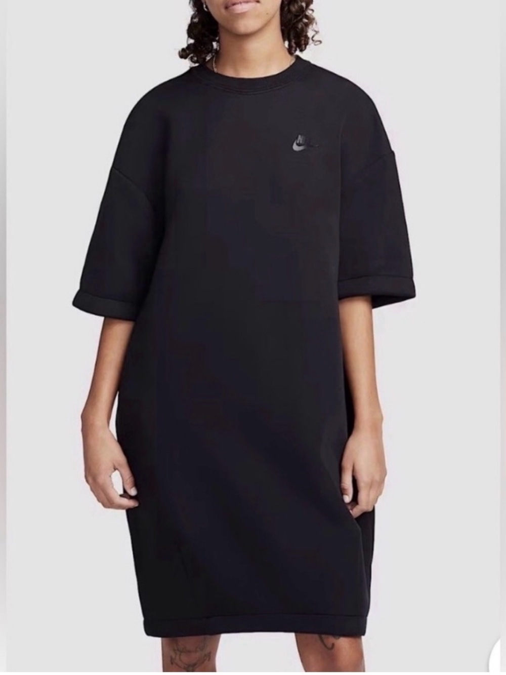 Nike Sportswear Tech Fleece
Oversized
Dress Black Size S NWT